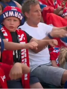 ⚽️Сьогодні про маркетинг у футболі! Адже наш вибірковий спецкурс «Маркетинг в спорті» стає дедал (2)